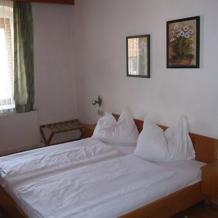 Ebner Guest house *